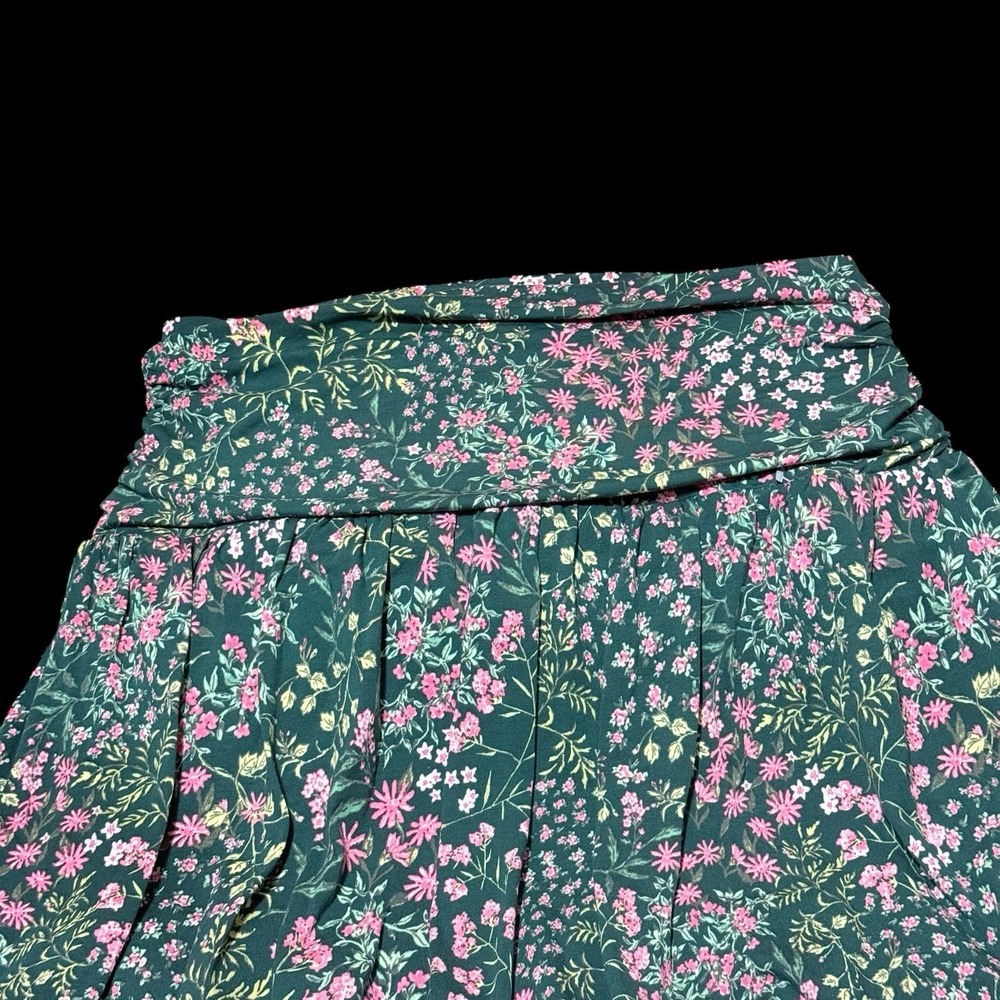 LOFT M  Floral Print  Mini Skirt Multicolor Florals On Green‎ Fairy core Cosplay